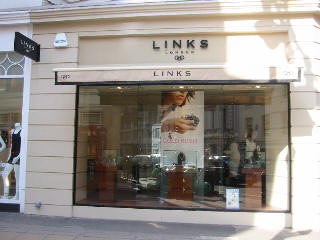 Links of London Store Front