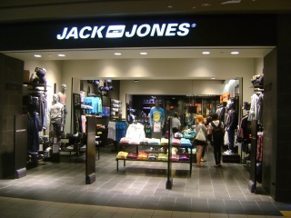 Jack & Jones Store Front